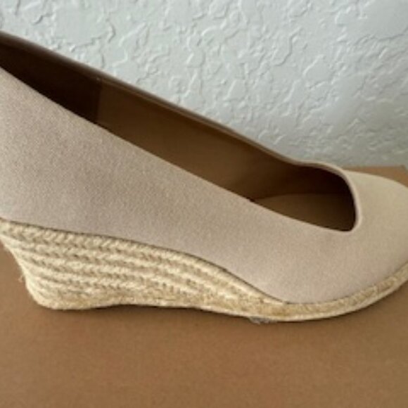 J. Crew Factory - Canvas Espadrille Wedge - Size 8 1/2 - Flax - Picture 2 of 4